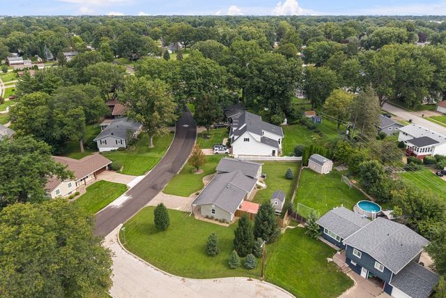 2603 Harmony Drive, Bettendorf, IA 52722