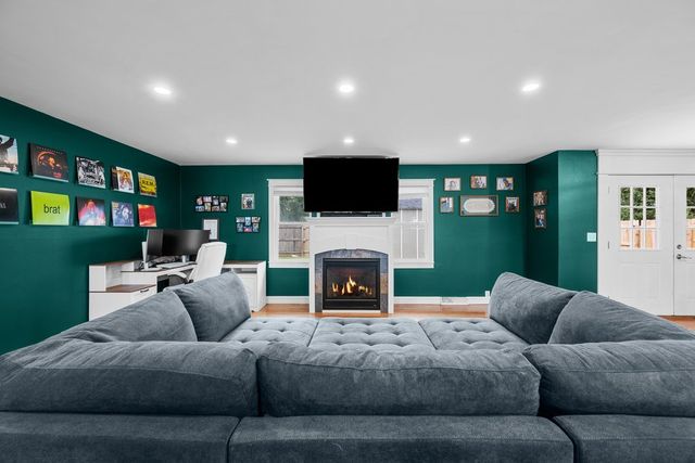 2603 Harmony Drive, Bettendorf, IA 52722