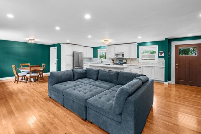 2603 Harmony Drive, Bettendorf, IA 52722