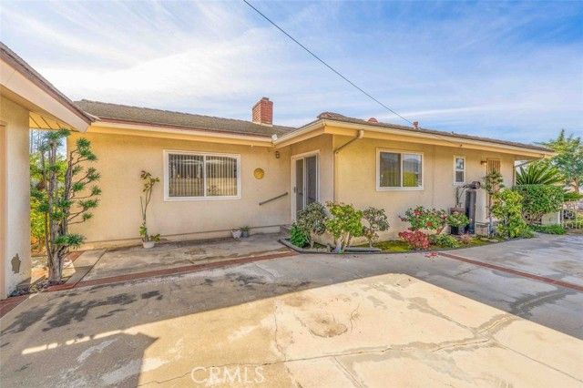 138 S Hacienda, Glendora, CA 91741