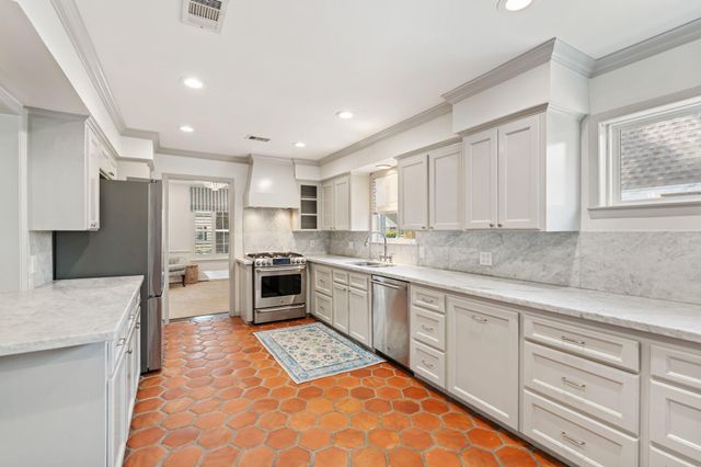 7902 Pagewood Lane, Houston, TX 77063