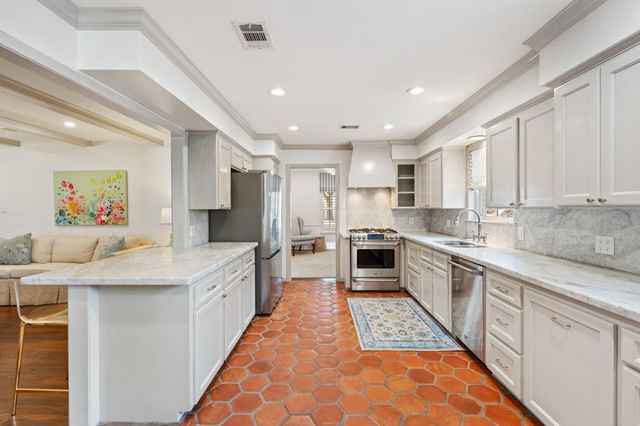 7902 Pagewood Lane, Houston, TX 77063