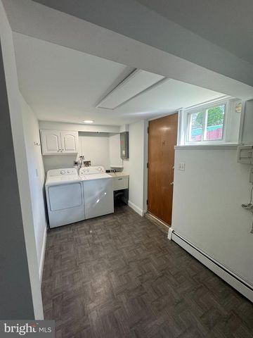 216 SUSSEX BLVD, Broomall, PA 19008