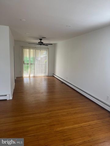 216 SUSSEX BLVD, Broomall, PA 19008