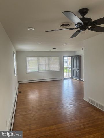 216 SUSSEX BLVD, Broomall, PA 19008