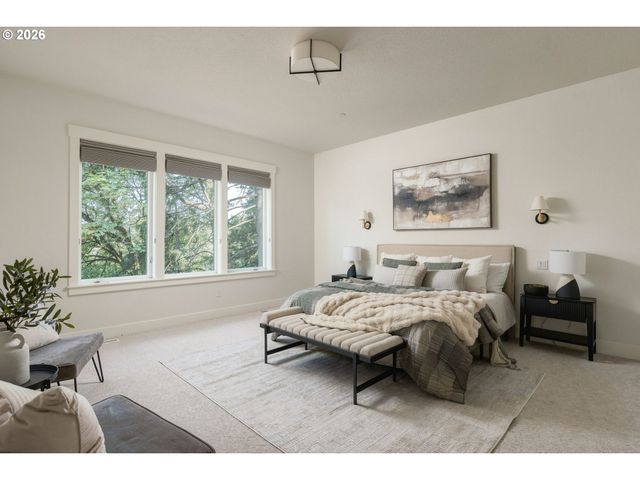 1921 MAPLELEAF Ct, Lake Oswego, OR 97034
