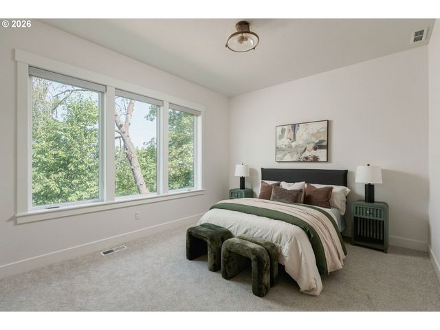 1921 MAPLELEAF Ct, Lake Oswego, OR 97034