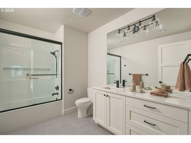 1921 MAPLELEAF Ct, Lake Oswego, OR 97034