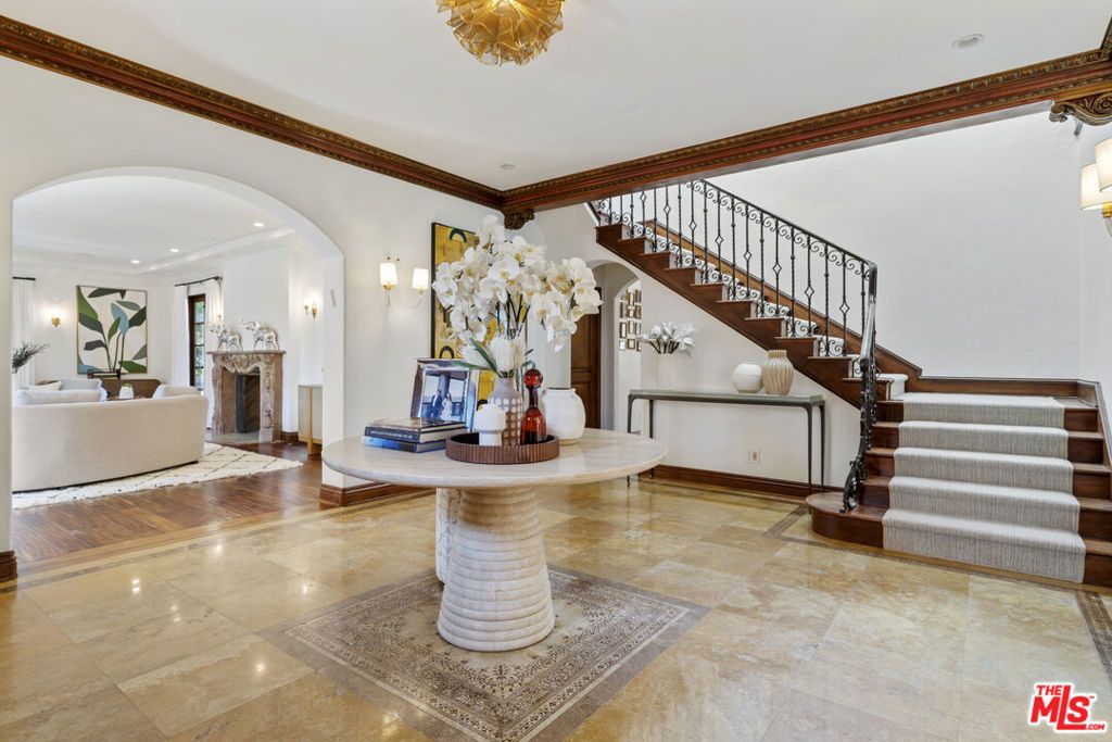305 S June Street, Los Angeles, CA 90004 — photo 4