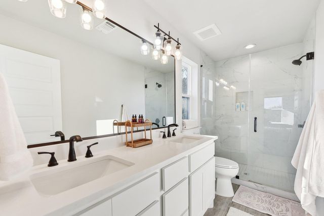 25 Woodacre DR, Wimberley, TX 78676