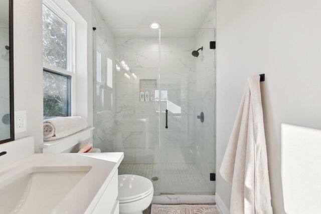 25 Woodacre DR, Wimberley, TX 78676