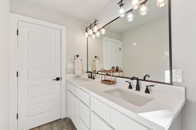 25 Woodacre DR, Wimberley, TX 78676