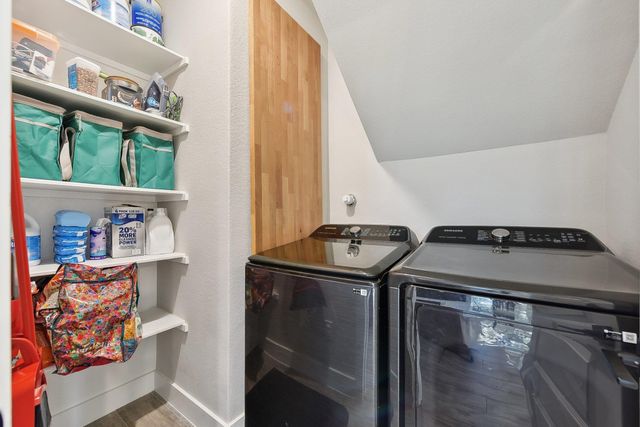 25 Woodacre DR, Wimberley, TX 78676