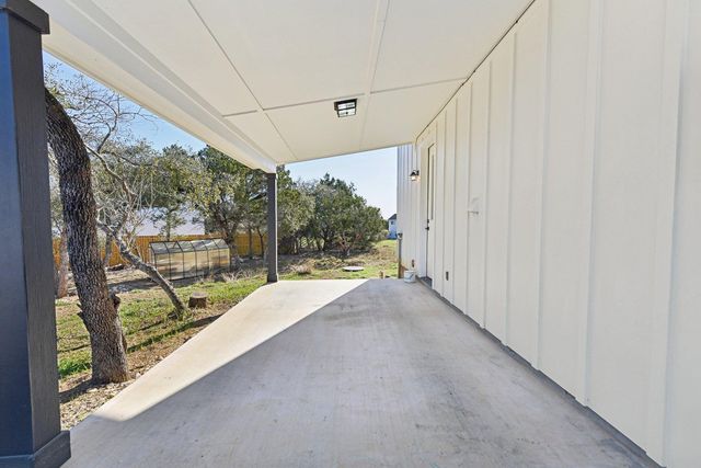 25 Woodacre DR, Wimberley, TX 78676