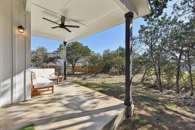 25 Woodacre DR, Wimberley, TX 78676