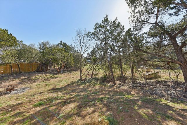 25 Woodacre DR, Wimberley, TX 78676