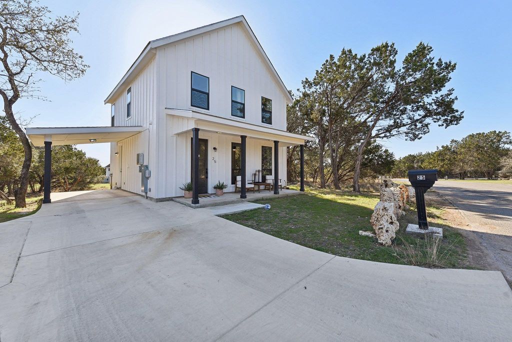 25 Woodacre DR, Wimberley, TX 78676