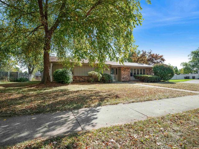3210 Arrowwood Drive, Fort Wayne, IN 46815