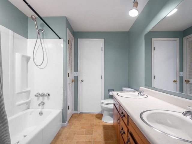 3210 Arrowwood Drive, Fort Wayne, IN 46815