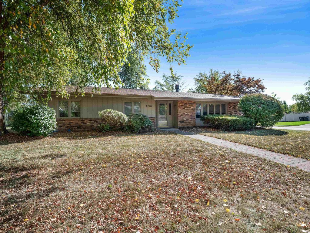 3210 Arrowwood Drive, Fort Wayne, IN 46815