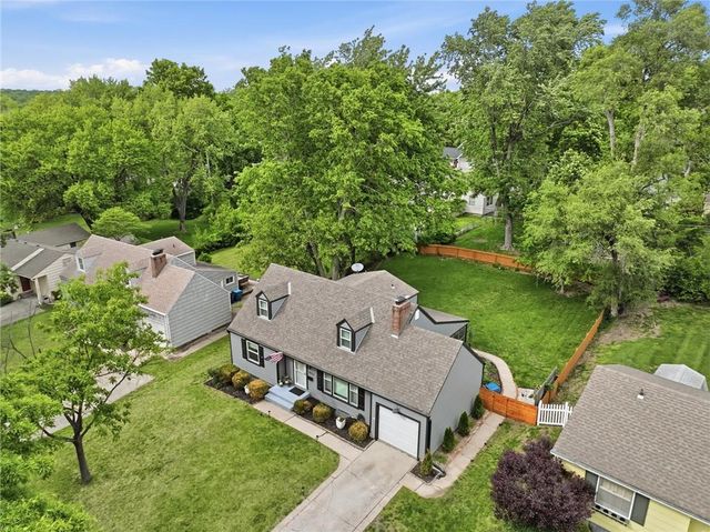 4824 W 78th Street, Prairie Village, KS 66208