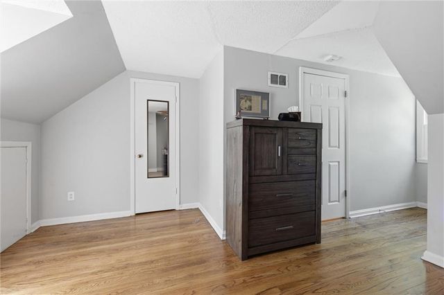 4824 W 78th Street, Prairie Village, KS 66208