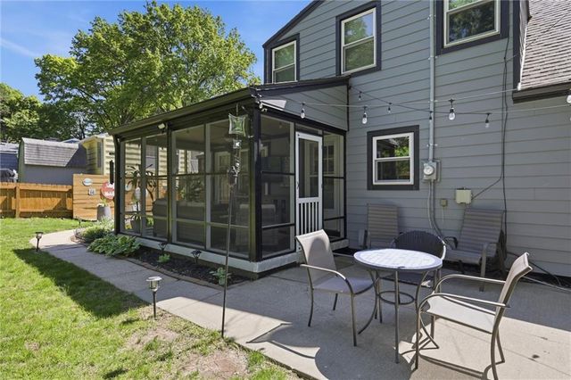 4824 W 78th Street, Prairie Village, KS 66208