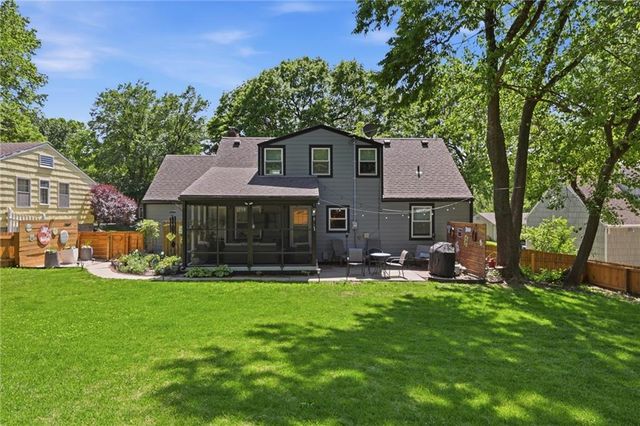 4824 W 78th Street, Prairie Village, KS 66208