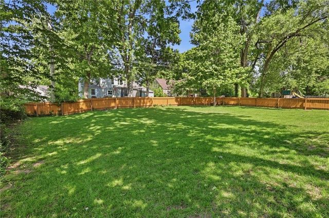 4824 W 78th Street, Prairie Village, KS 66208