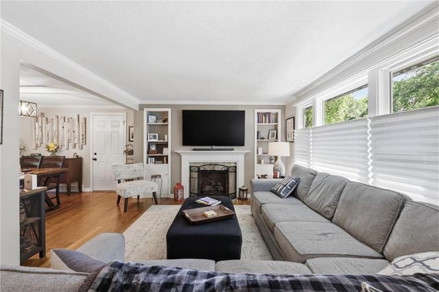 4824 W 78th Street, Prairie Village, KS 66208
