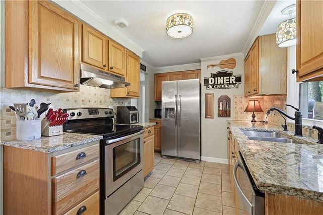 4824 W 78th Street, Prairie Village, KS 66208