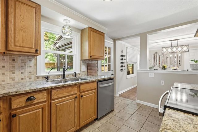 4824 W 78th Street, Prairie Village, KS 66208