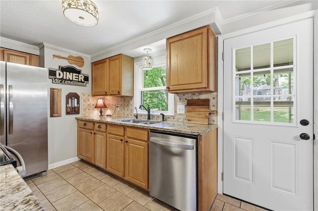 4824 W 78th Street, Prairie Village, KS 66208