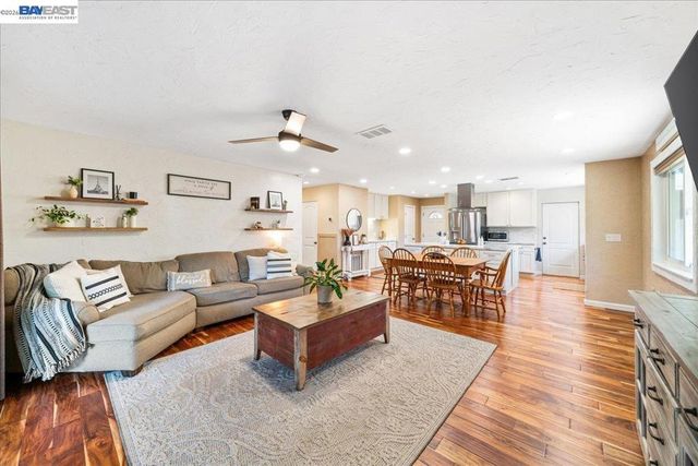 1280 Tulip Way, Livermore, CA 94551