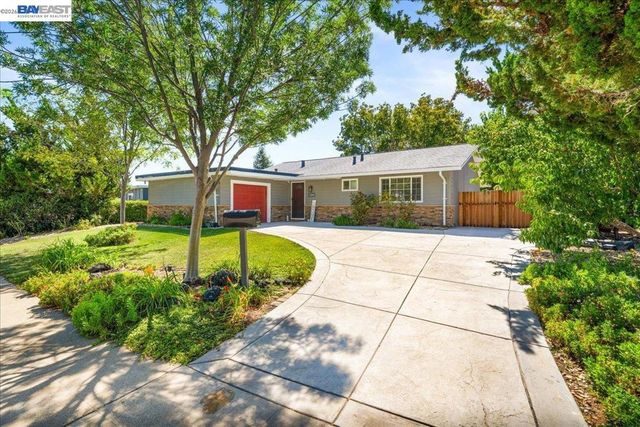 1280 Tulip Way, Livermore, CA 94551