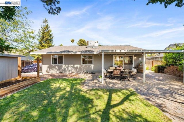 1280 Tulip Way, Livermore, CA 94551