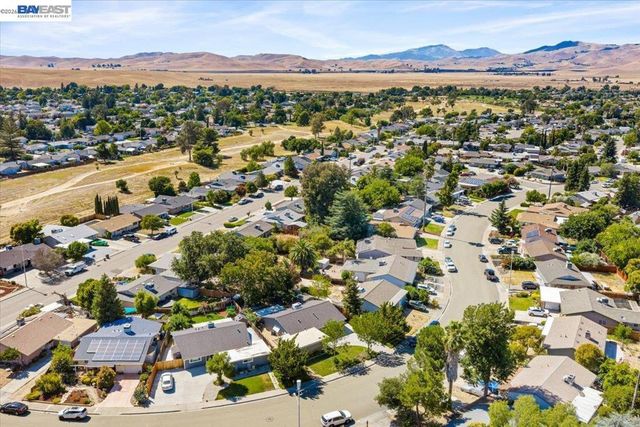 1280 Tulip Way, Livermore, CA 94551