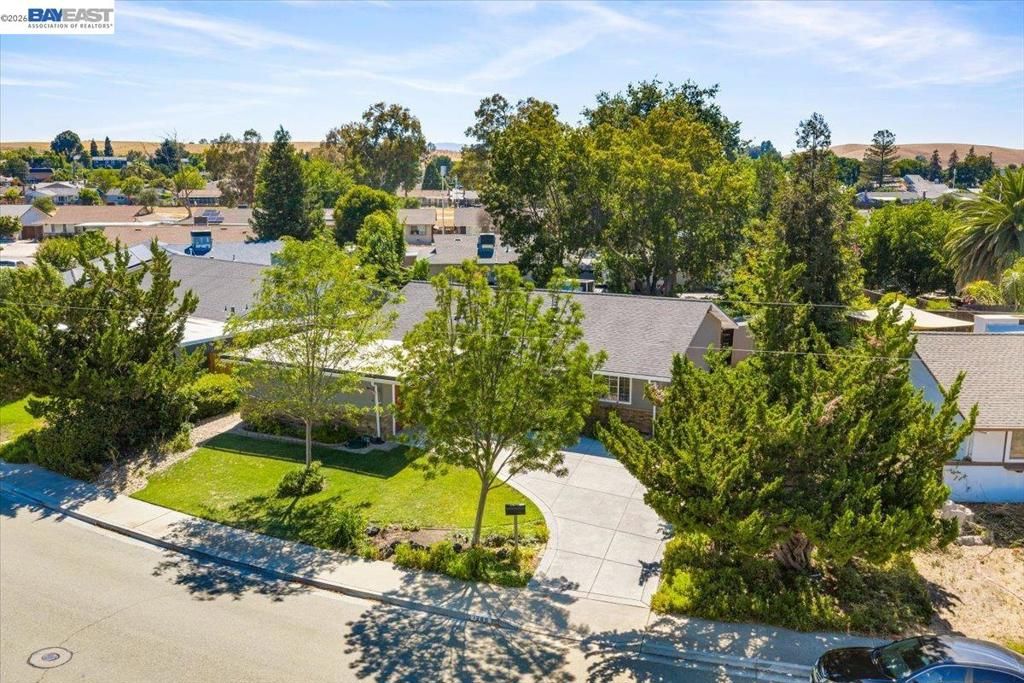 Image 35 of property listing at 1280 Tulip Way, Livermore, CA 94551