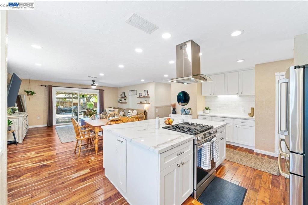 Image 7 of property listing at 1280 Tulip Way, Livermore, CA 94551