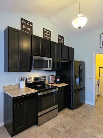 1796 Meade Court, Pacific, MO 63069