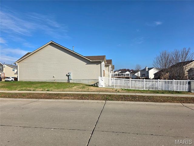 1796 Meade Court, Pacific, MO 63069