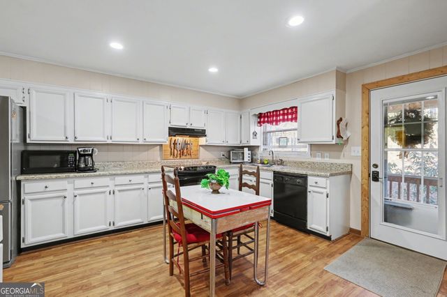 42 Lost Valley Drive, Dillard, GA 30537