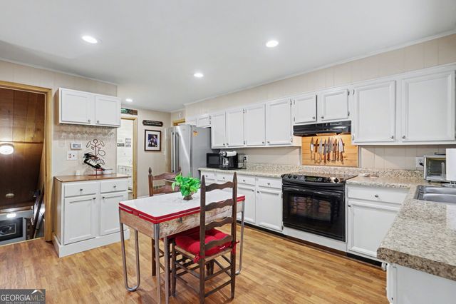 42 Lost Valley Drive, Dillard, GA 30537