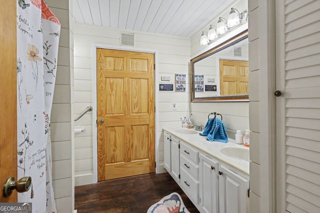 42 Lost Valley Drive, Dillard, GA 30537