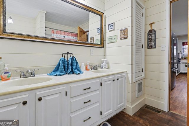 42 Lost Valley Drive, Dillard, GA 30537