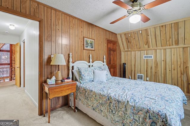 42 Lost Valley Drive, Dillard, GA 30537