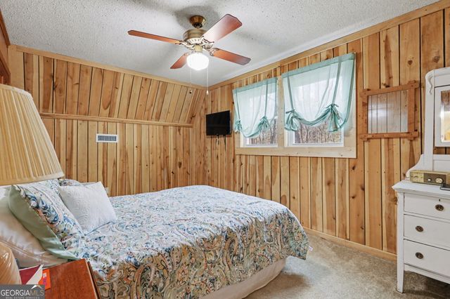 42 Lost Valley Drive, Dillard, GA 30537