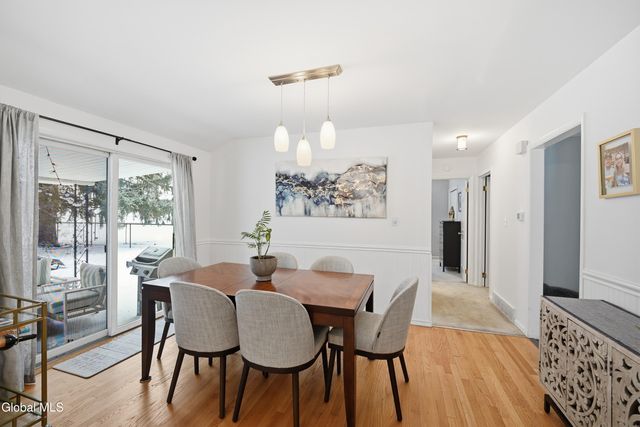 7 James Drive, Colonie, NY 12211