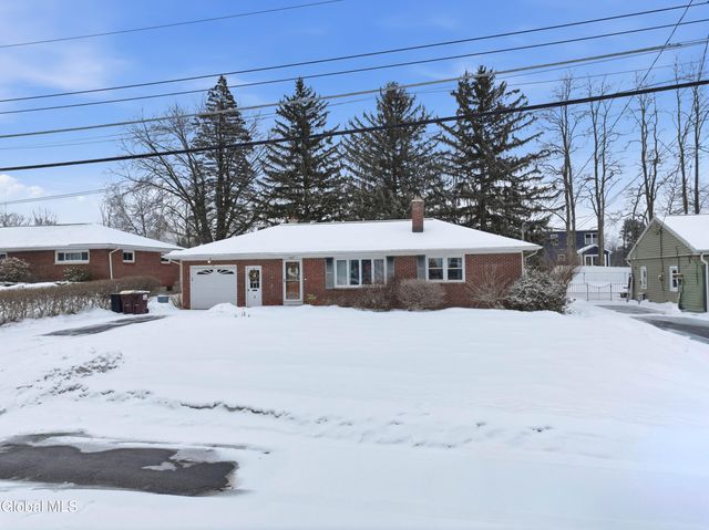 7 James Drive, Colonie, NY 12211