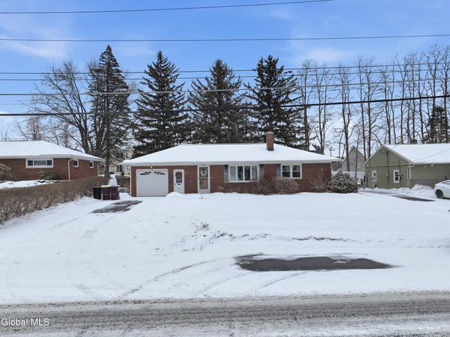 7 James Drive, Colonie, NY 12211